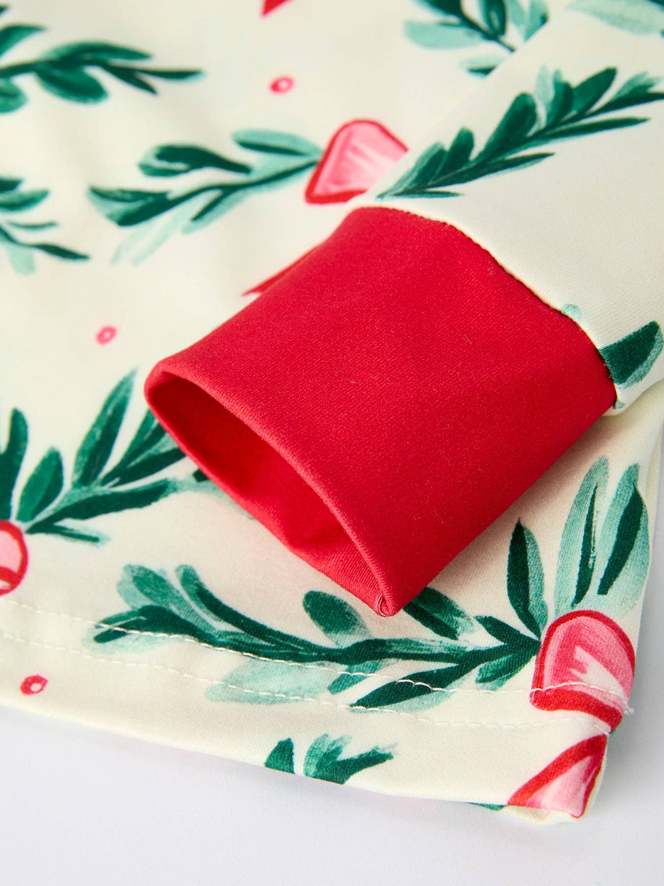 Mommy & Me Christmas Bow and Holly Print Pajama Set